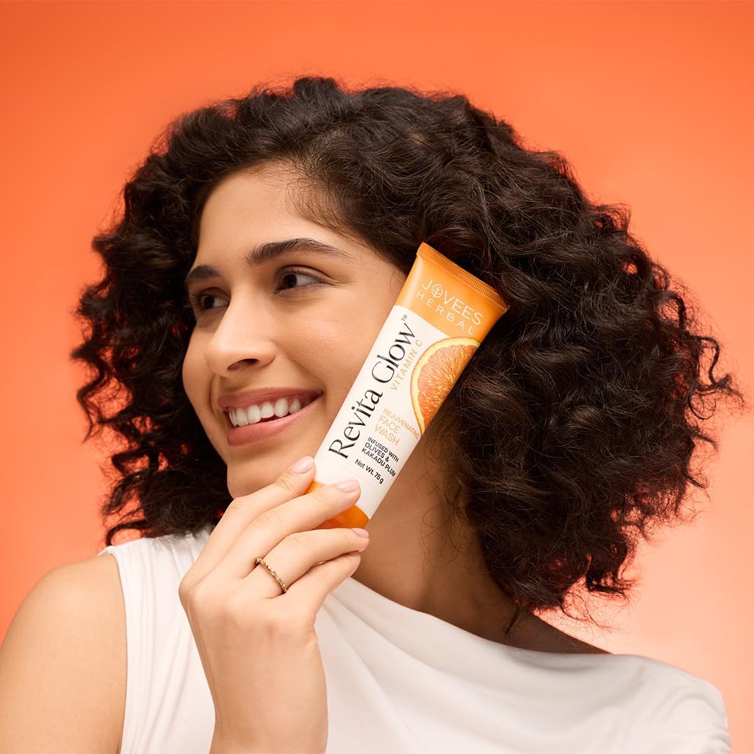 Jovees Herbal Revita Glow Vitamin C Face Wash 75g